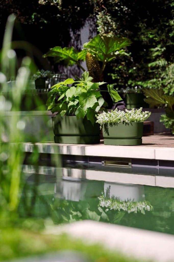 Impressie Elho greenville plantenbak trough en bloempot