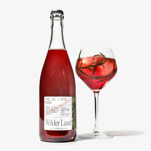 Wilder Land Sparkling Tea met feestelijk glas